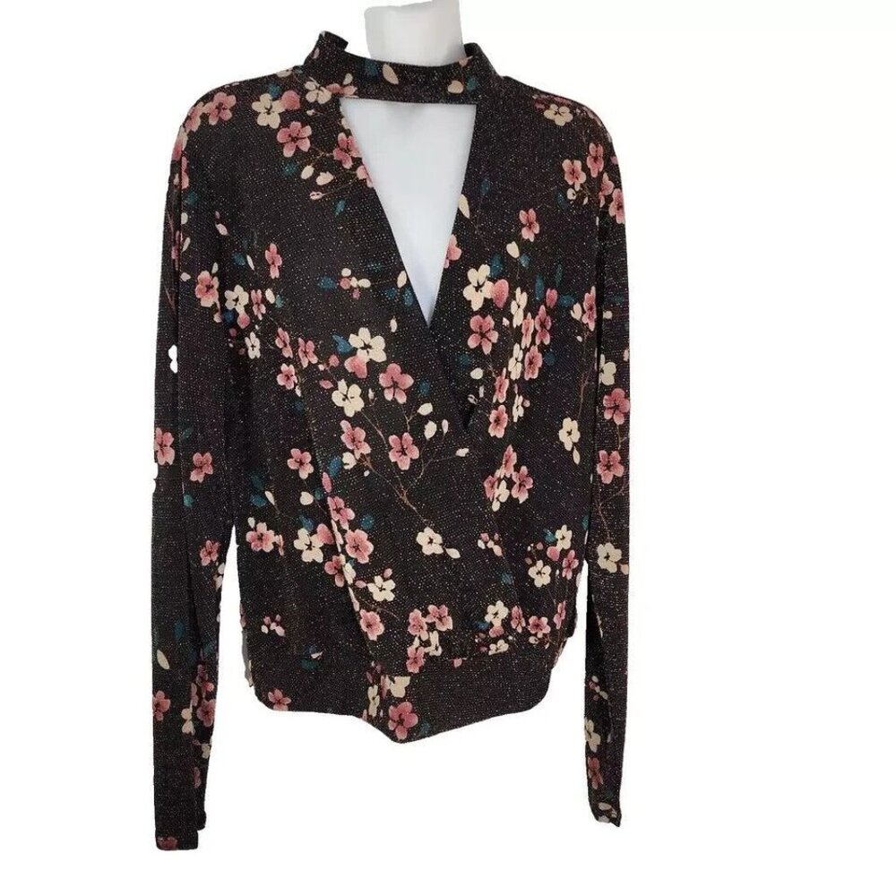 BKE Boutique Buckle Top‎ Blouse Womens Small Black Wrap Floral Choker Metallic